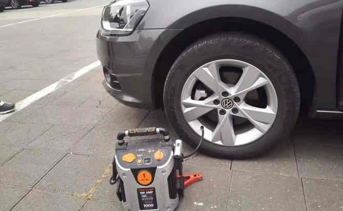 安图汽车搭电案例